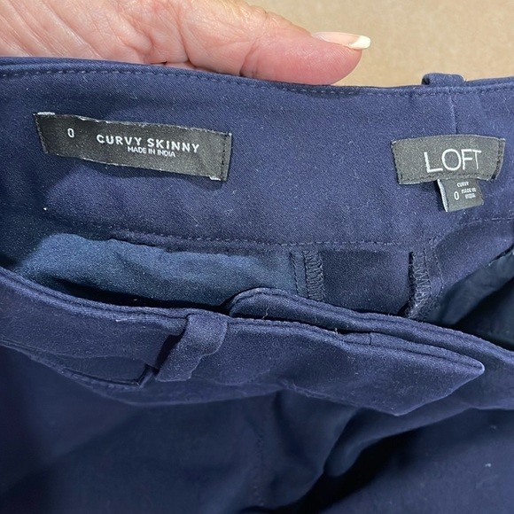 LOFT CURVY SKINNY DARK NAVY BLUE ANKLE PANTS SIZE 0 - Picture 5 of 6